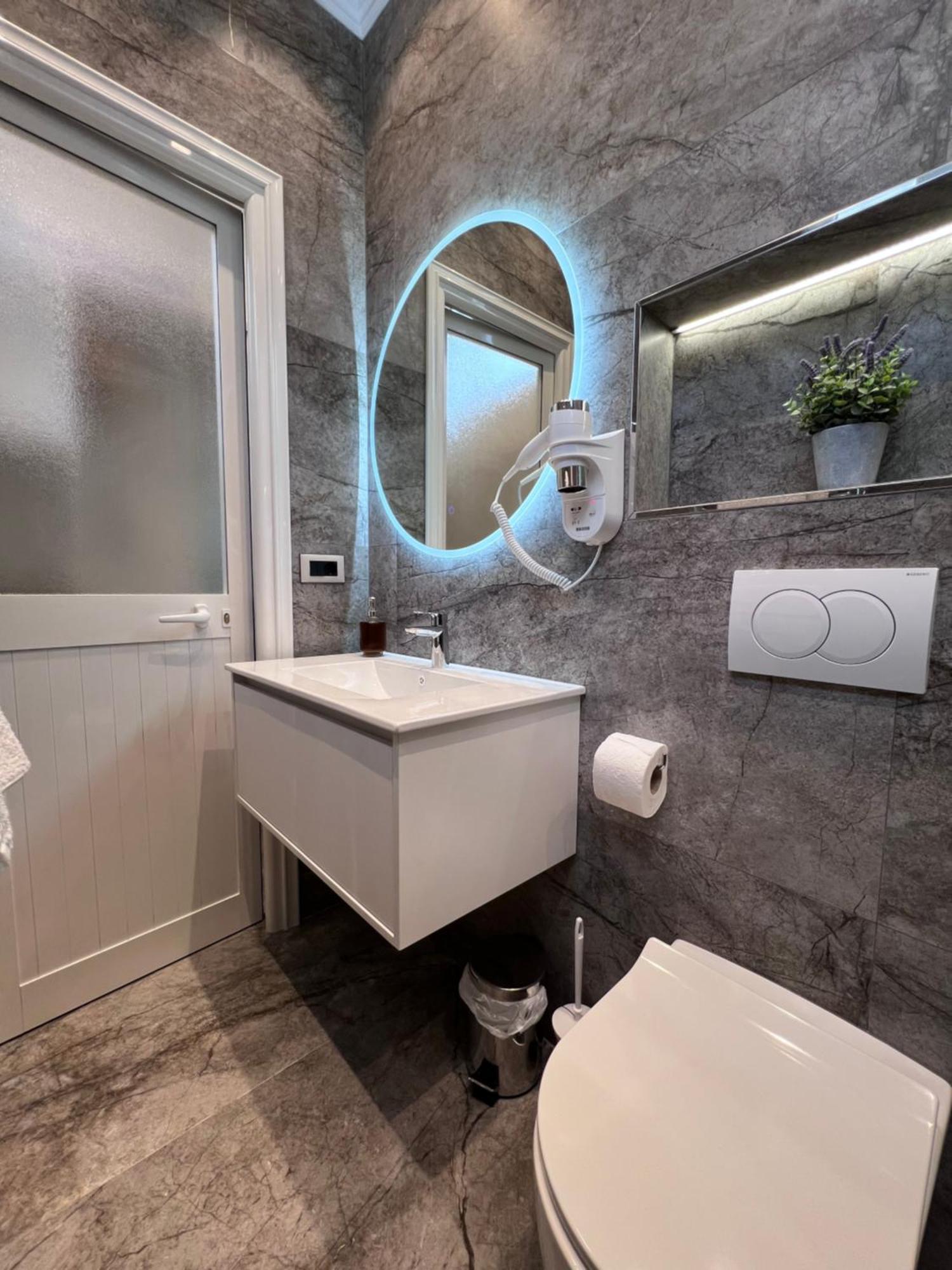 Modern In A - Apartment